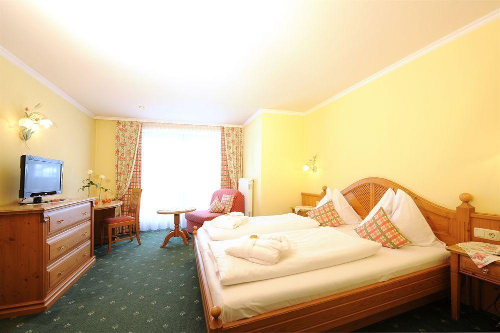 Aparthotel Kristall Altenmarkt im Pongau Exteriör bild