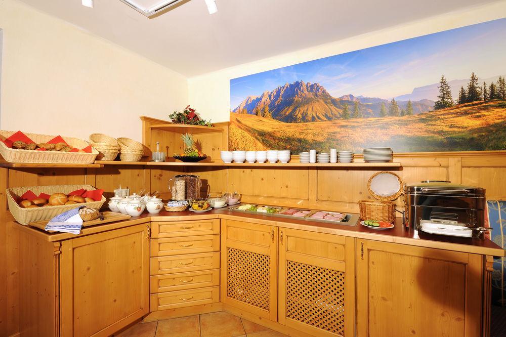 Aparthotel Kristall Altenmarkt im Pongau Exteriör bild
