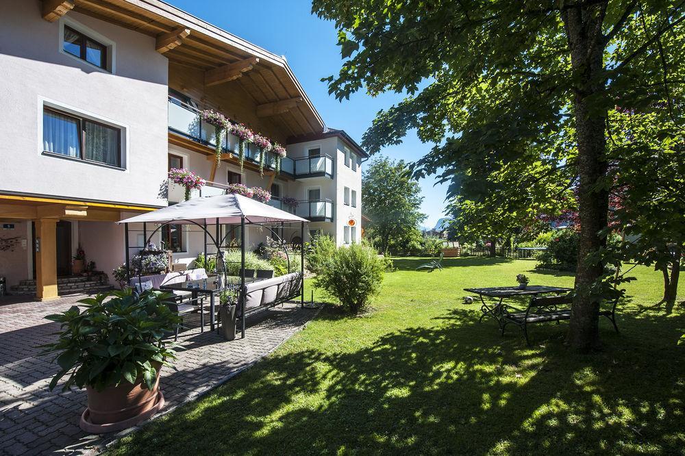 Aparthotel Kristall Altenmarkt im Pongau Exteriör bild