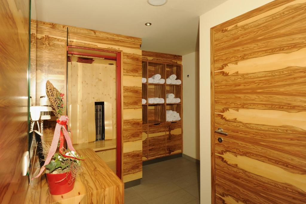 Aparthotel Kristall Altenmarkt im Pongau Exteriör bild