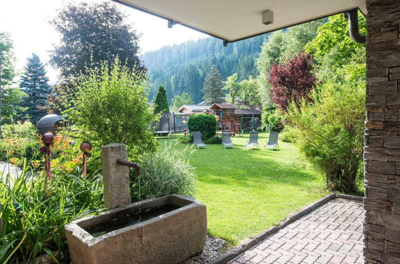 Aparthotel Kristall Altenmarkt im Pongau Exteriör bild
